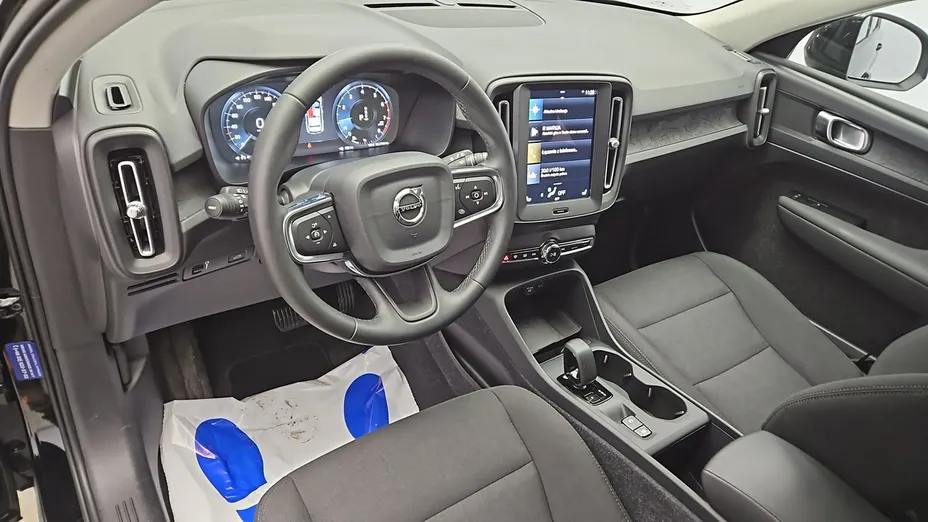 VOLVO XC40 -