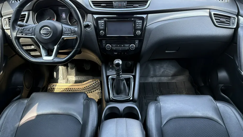 NISSAN Qashqai -