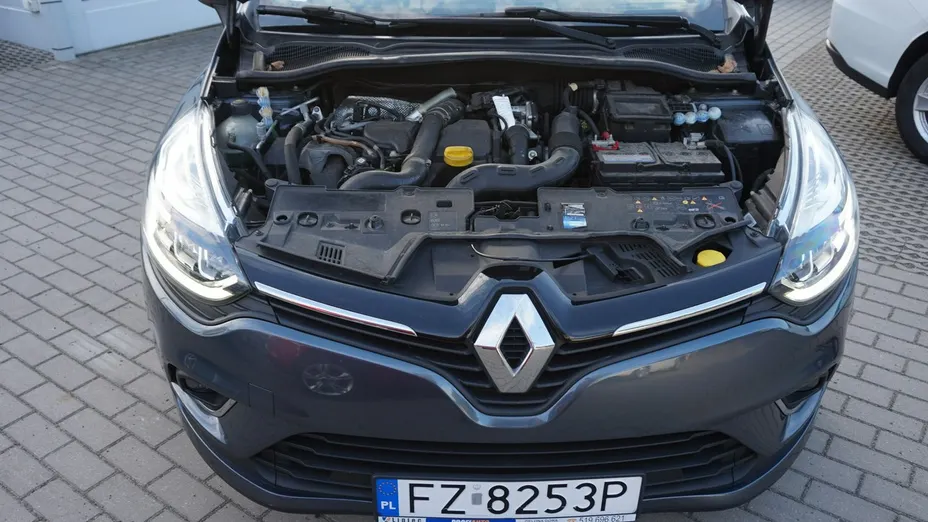 RENAULT Clio -