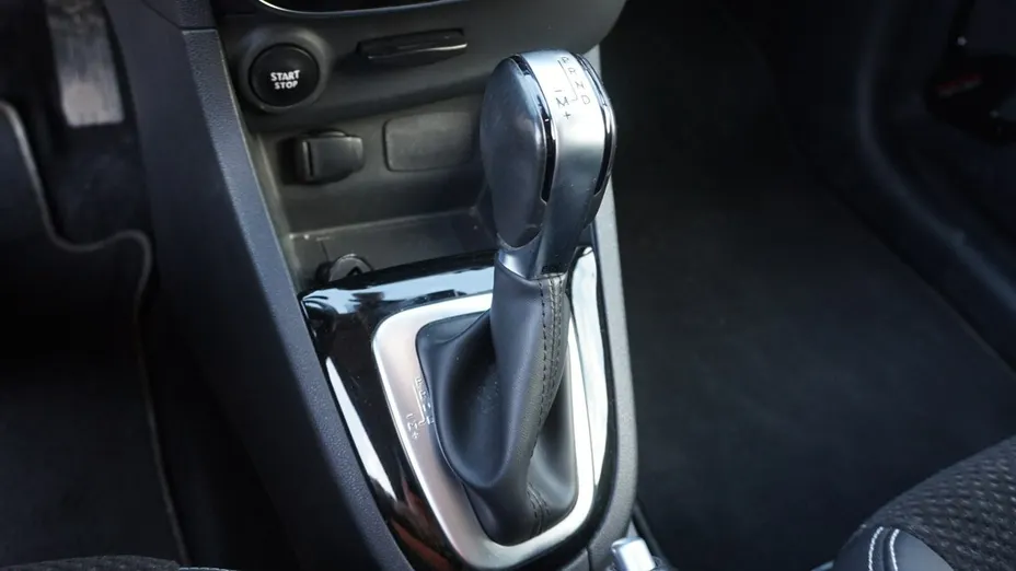 RENAULT Clio -