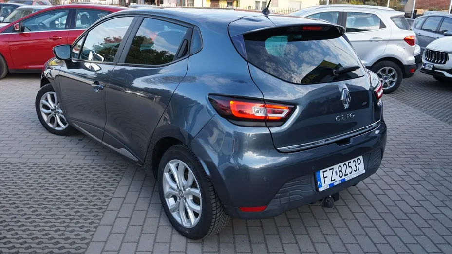 RENAULT Clio -