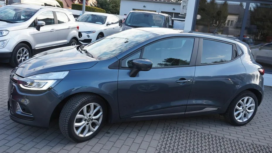 RENAULT Clio -