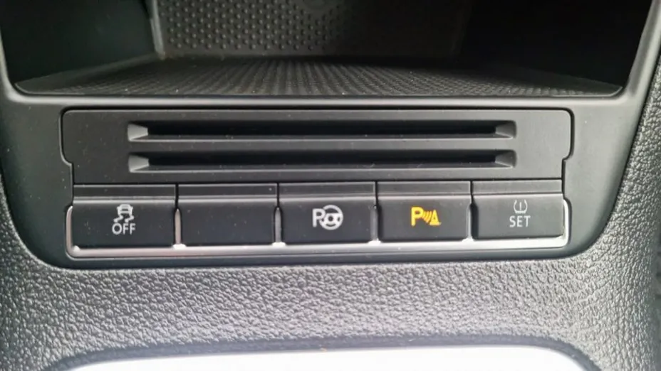 VOLKSWAGEN Tiguan -