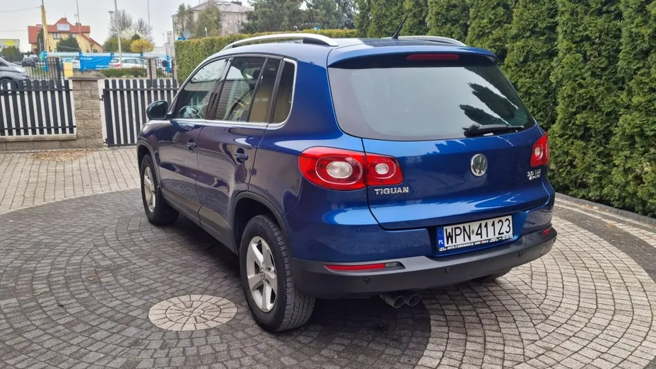 VOLKSWAGEN Tiguan -