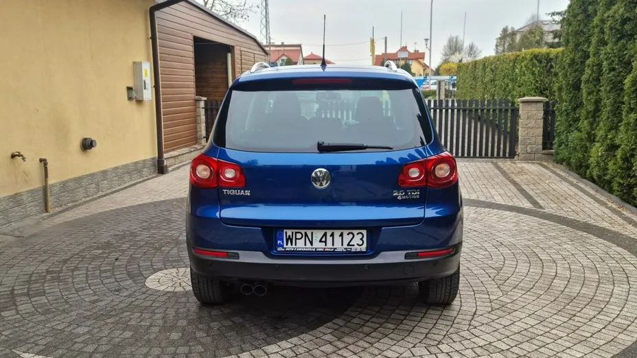 VOLKSWAGEN Tiguan -