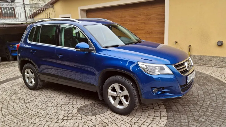 VOLKSWAGEN Tiguan -