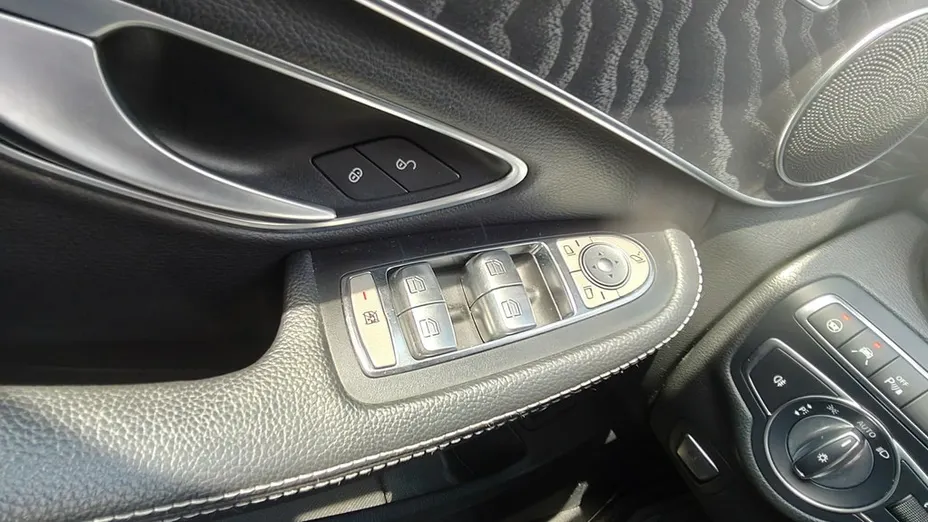 MERCEDES-BENZ C Klasa -