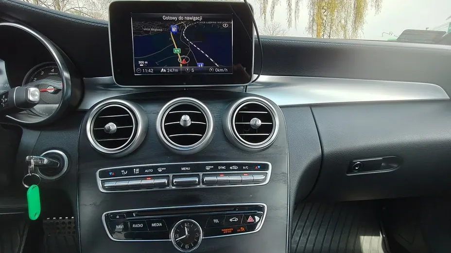 MERCEDES-BENZ C Klasa -