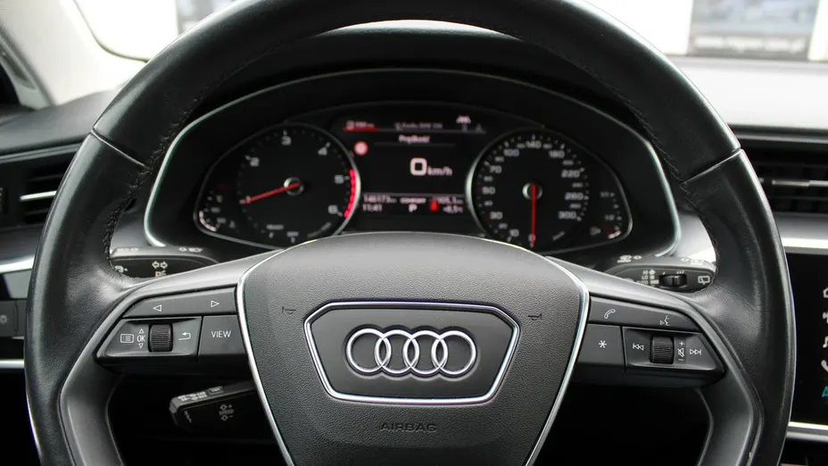 AUDI A6 -