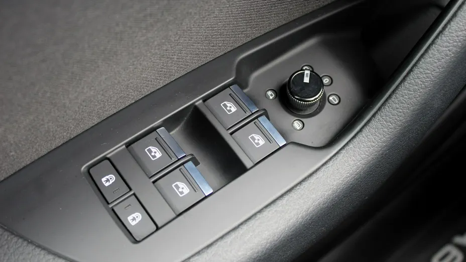 AUDI A6 -