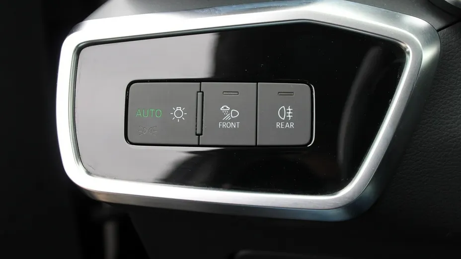 AUDI A6 -