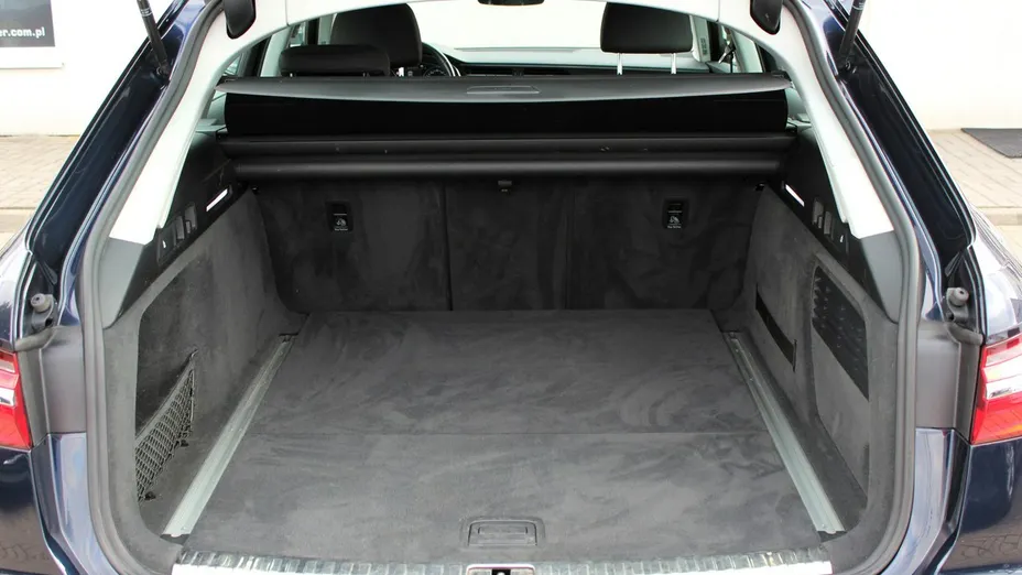 AUDI A6 -