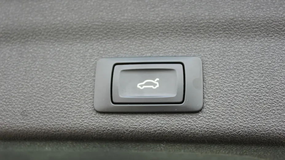 AUDI A6 -