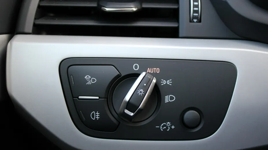 AUDI A4 -