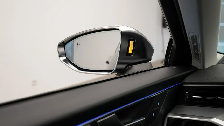 AUDI S6 Avant -