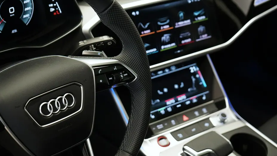AUDI S6 Avant -