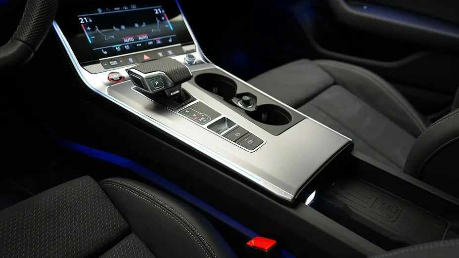 AUDI S6 Avant -