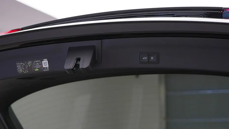AUDI S6 Avant -