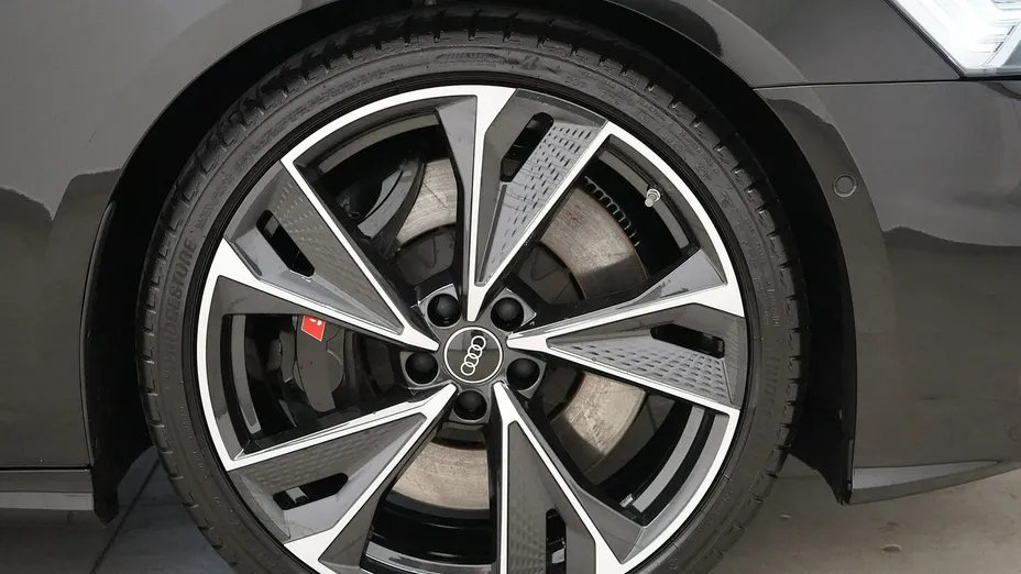 AUDI S6 Avant -