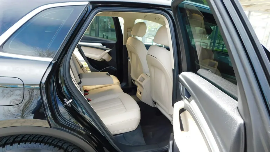 AUDI Q5 -