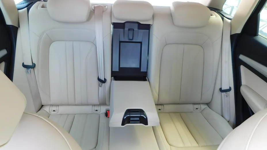 AUDI Q5 -