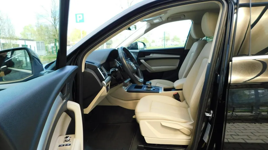 AUDI Q5 -