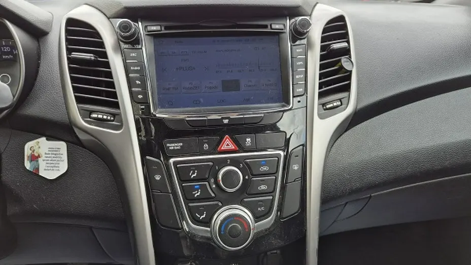 HYUNDAI i30 -