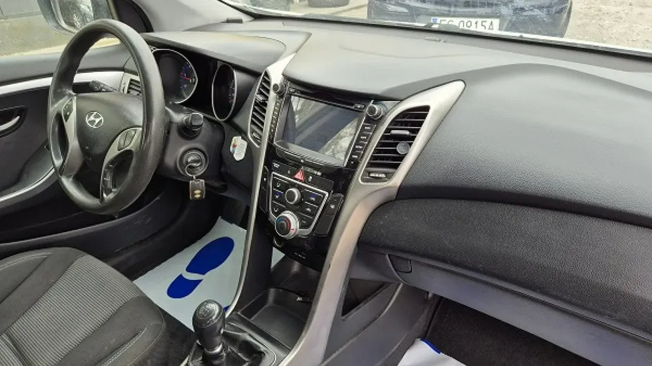 HYUNDAI i30 -