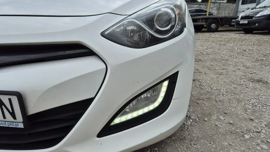 HYUNDAI i30 -