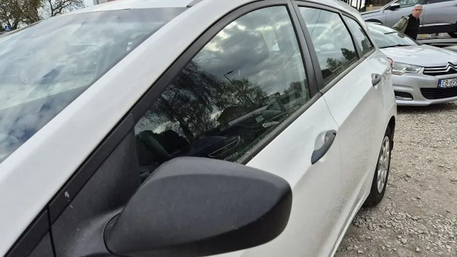 HYUNDAI i30 -