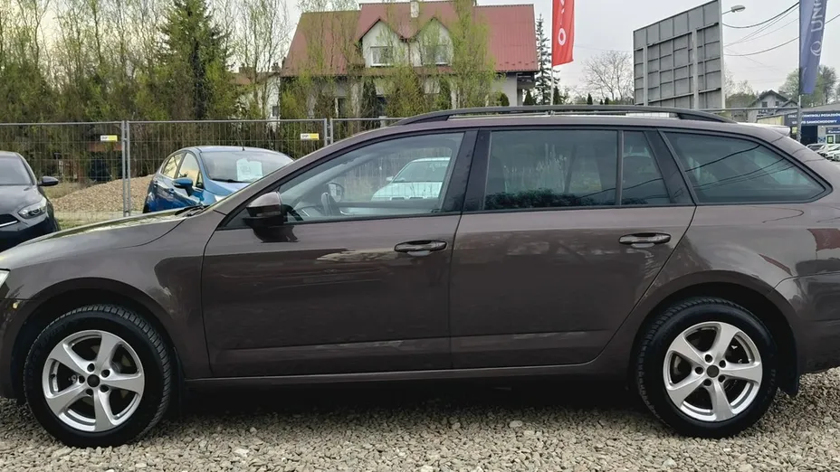 SKODA Octavia -