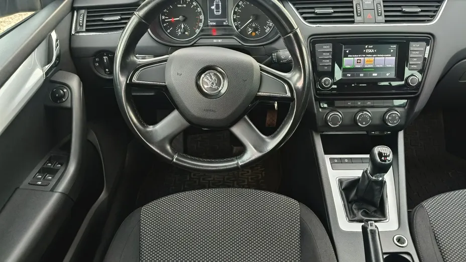 SKODA Octavia -