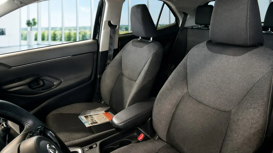 TOYOTA Yaris Cross -