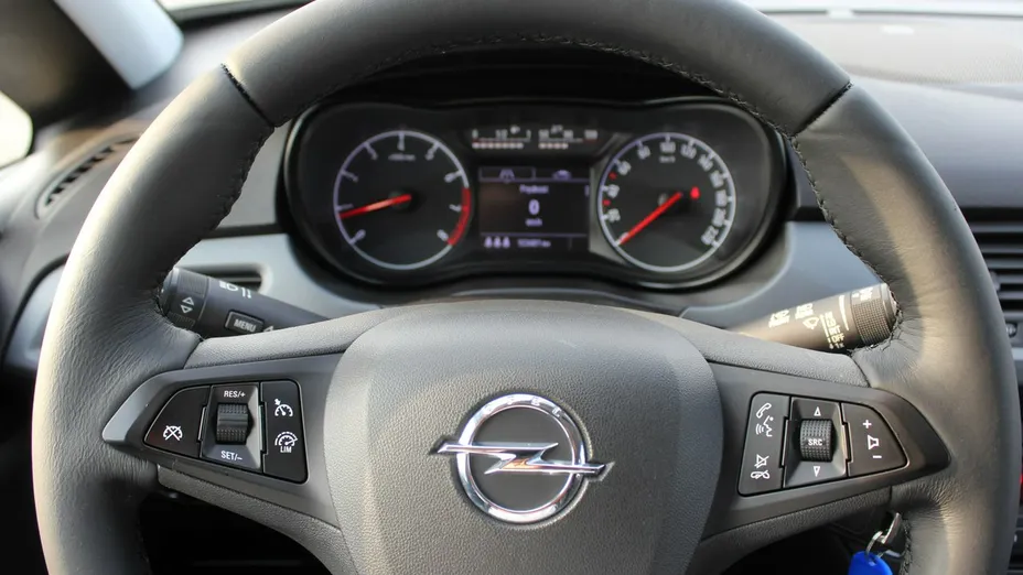 OPEL Corsa -