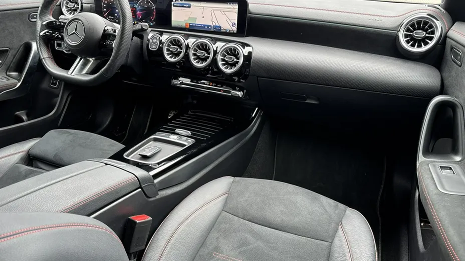 MERCEDES-BENZ CLA -