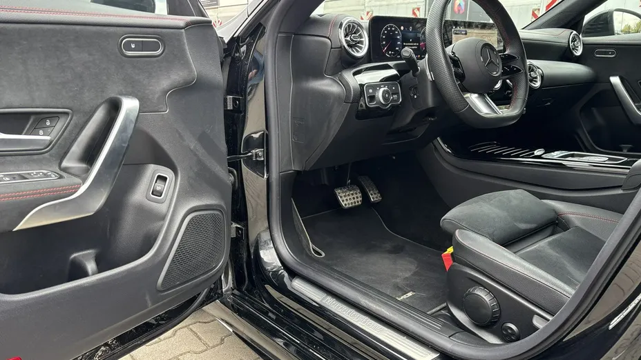 MERCEDES-BENZ CLA -
