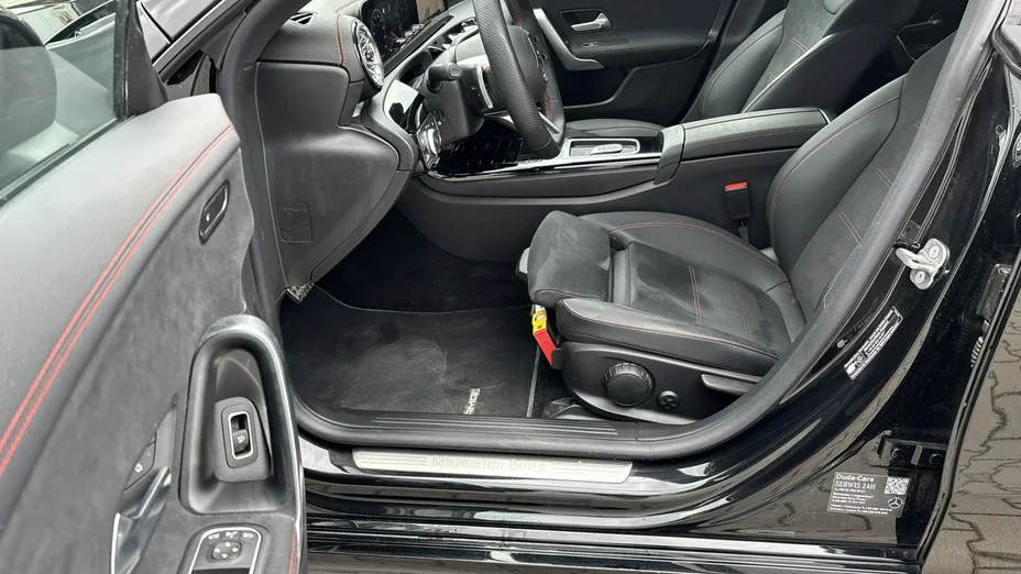 MERCEDES-BENZ CLA -