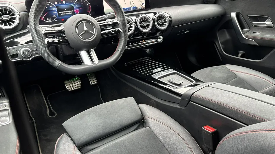 MERCEDES-BENZ CLA -
