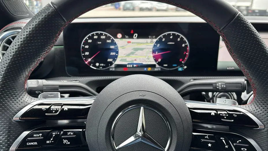 MERCEDES-BENZ CLA -