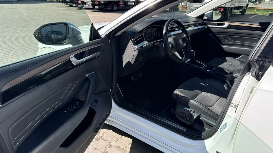 VOLKSWAGEN Arteon -
