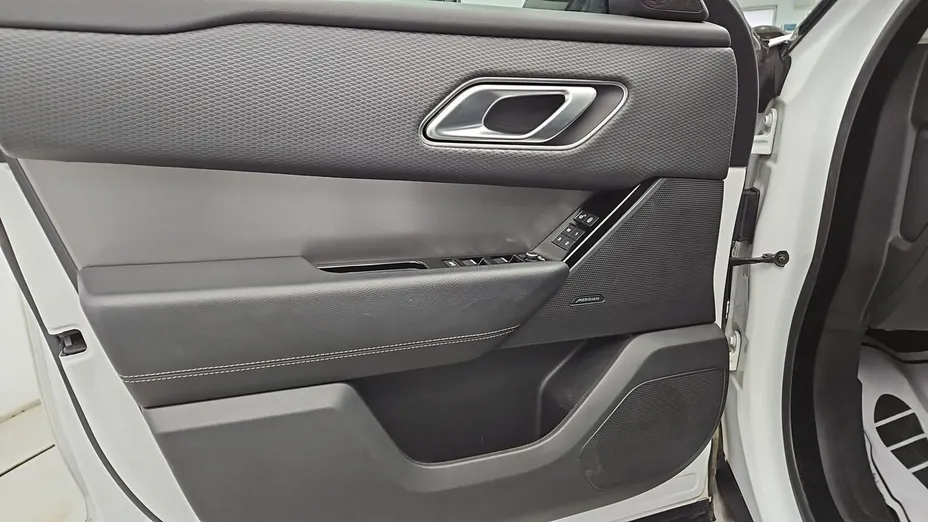 LAND ROVER Range Rover Velar -
