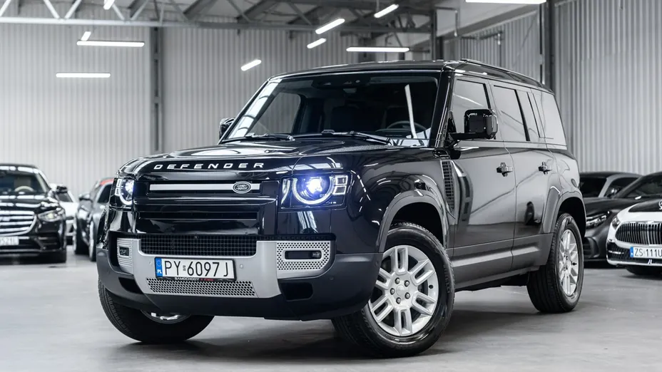 LAND ROVER Defender -