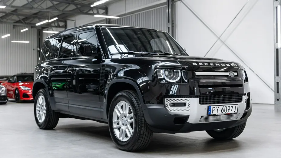 LAND ROVER Defender -