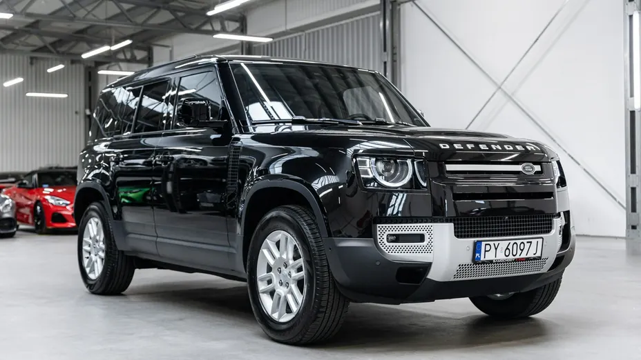 LAND ROVER Defender -