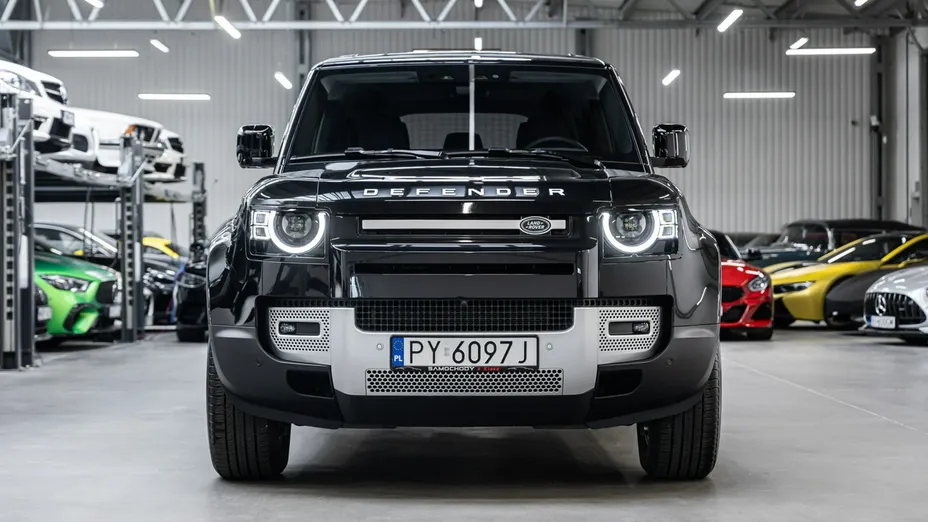 LAND ROVER Defender -