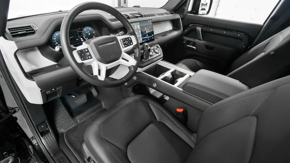LAND ROVER Defender -