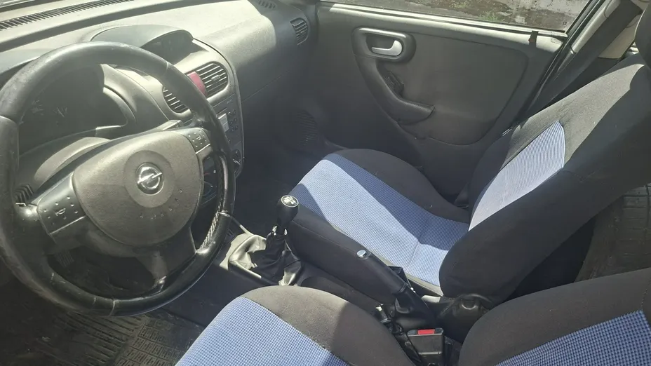 OPEL Corsa -