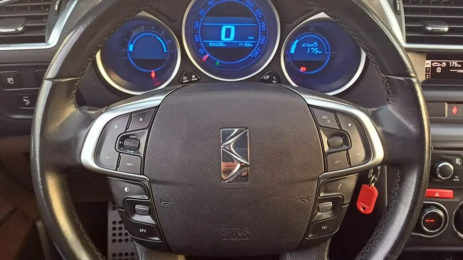 CITROEN DS4 -