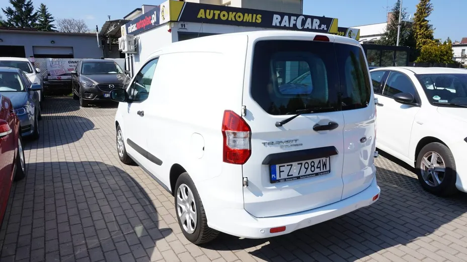 FORD Transit Courier -