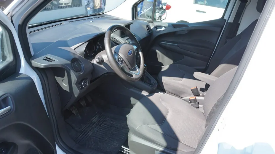 FORD Transit Courier -